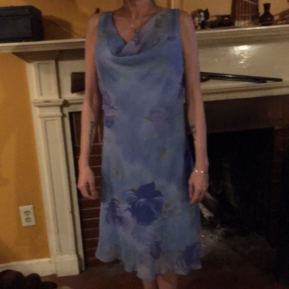 Dress - Picture 4 of 7